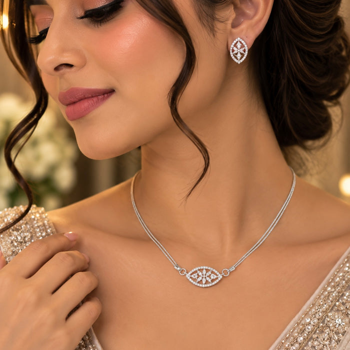 Aabhaani Pendant
