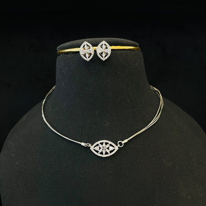 Aabhaani Pendant