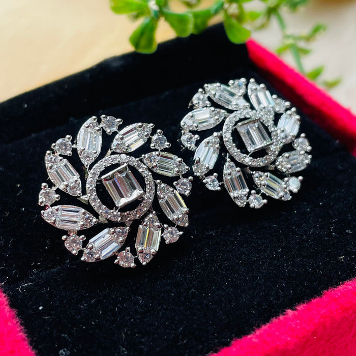 Ad Adelina studs
