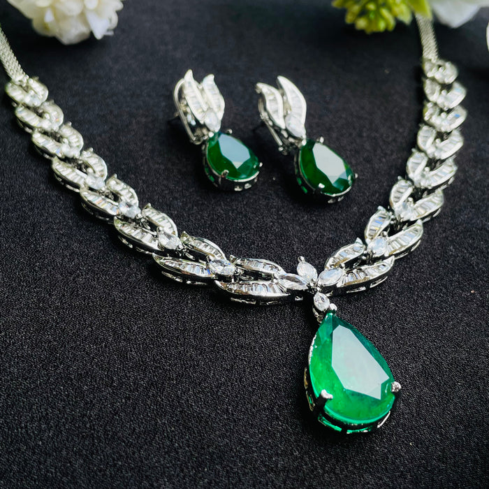 Ad Amelia Neckpiece