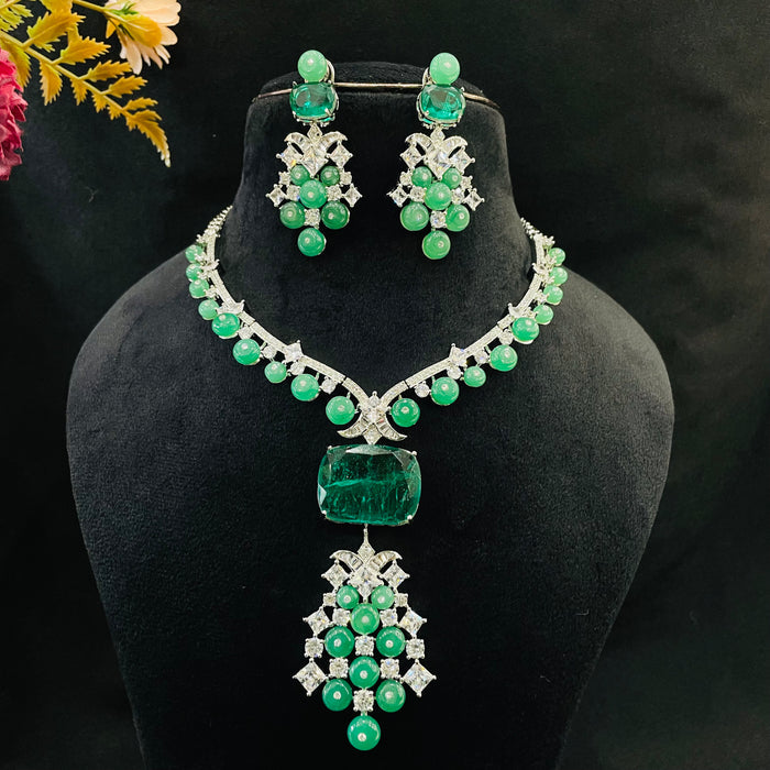 Ad Bella neckpiece
