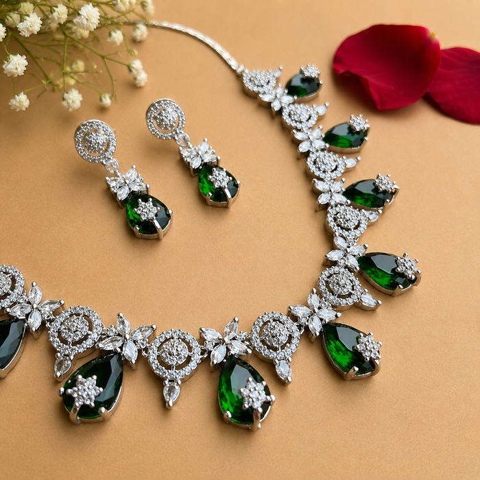 Ad Eira neckpiece