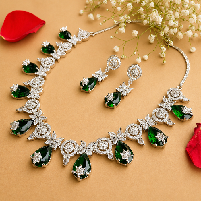 Ad Eira neckpiece