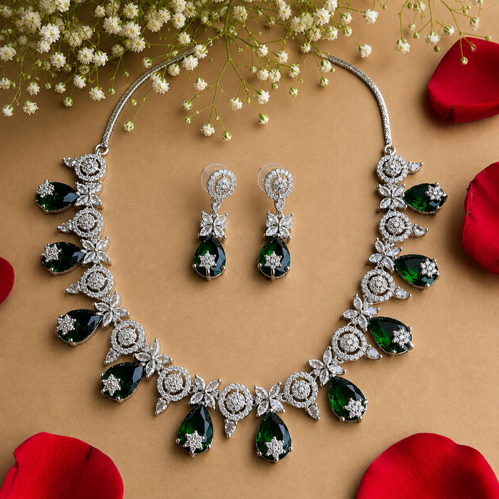 Ad Eira neckpiece
