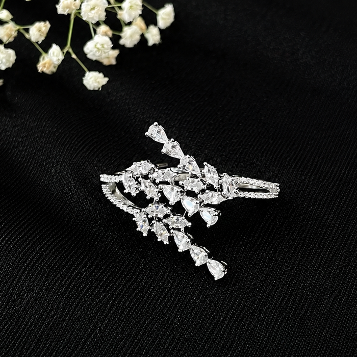 Ad Elara Leaf Ring