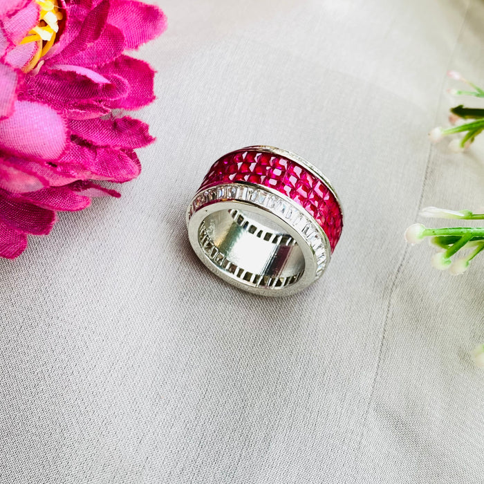 Ad Ella ring