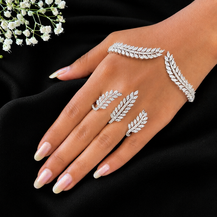 Ad Elsa Hand Cuff with ring