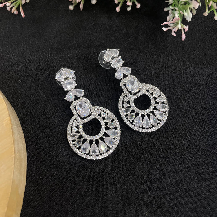 Ad Esha earrings with tikka set