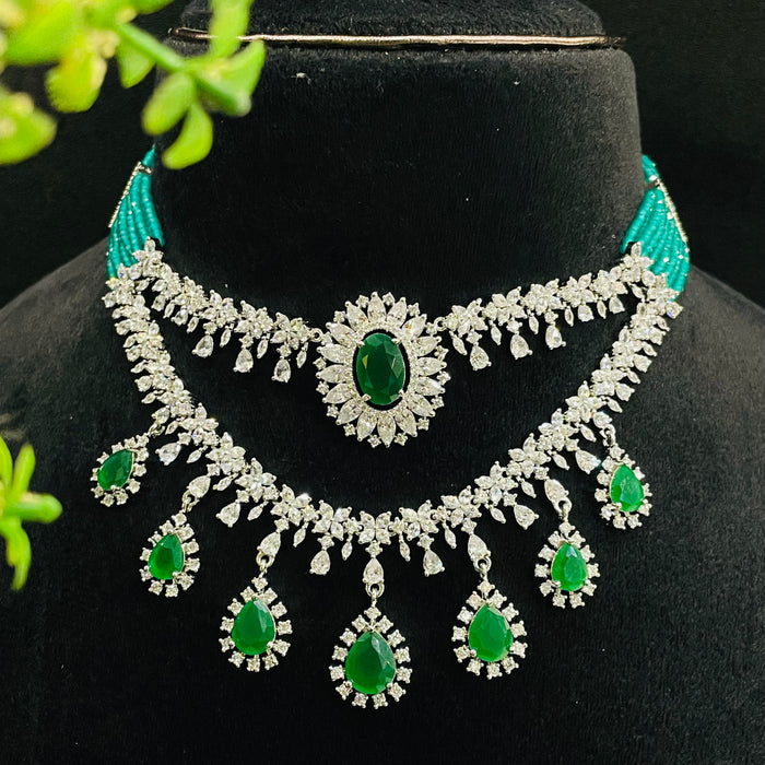 Ad Genevieve Neckpiece