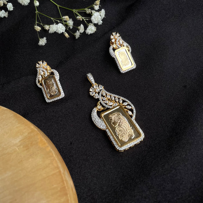 Ad Imperial Muse Pendant Set