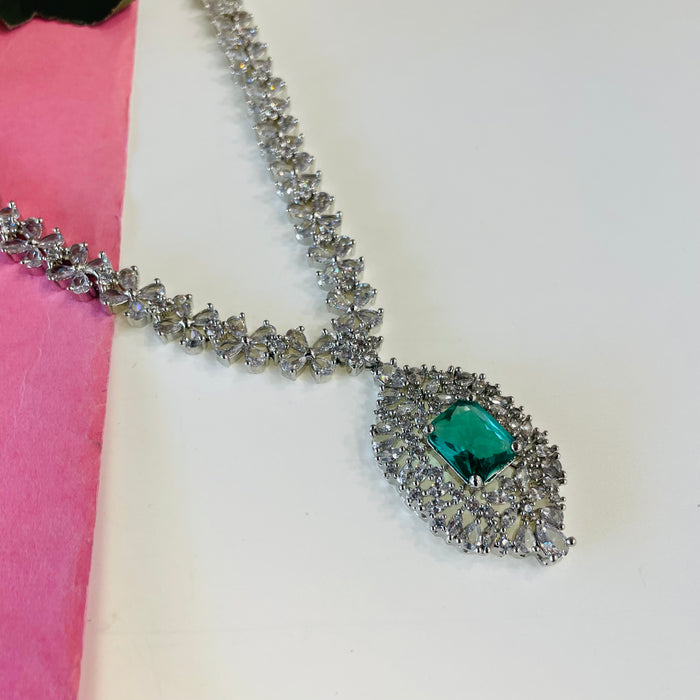 Ad Kritika Neckpiece