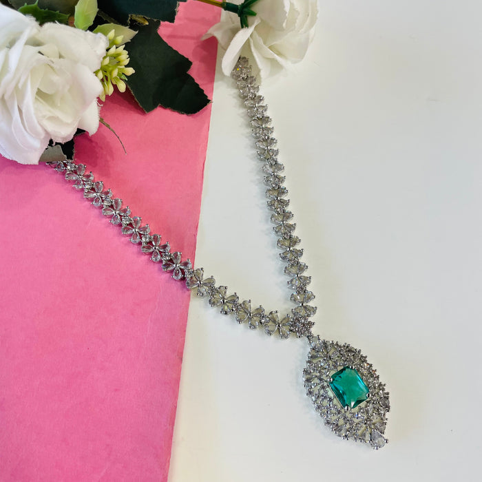 Ad Kritika Neckpiece
