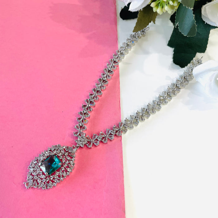 Ad Kritika Neckpiece