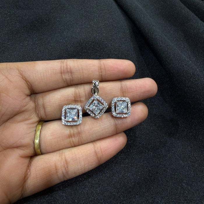 AD Liza Pendant Set