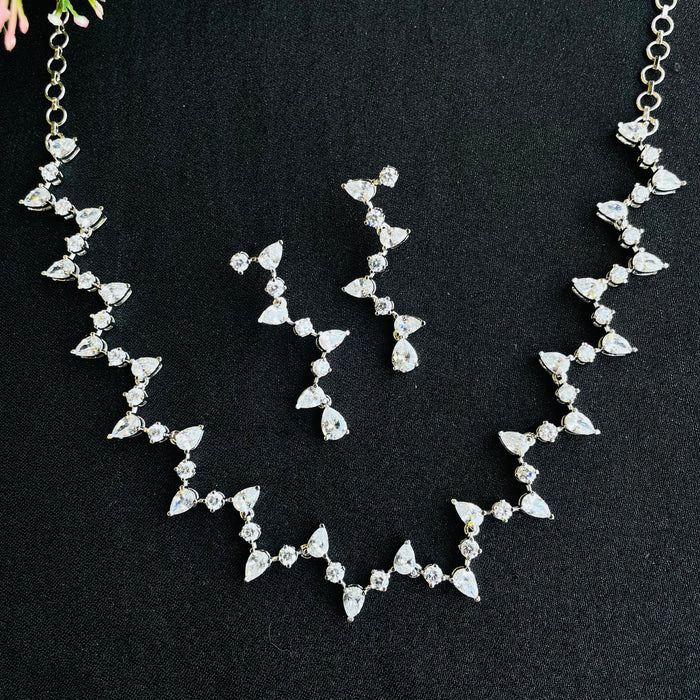 Ad Mariah Neckpiece