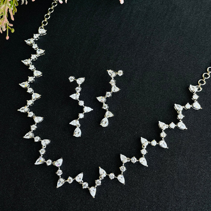 Ad Mariah Neckpiece