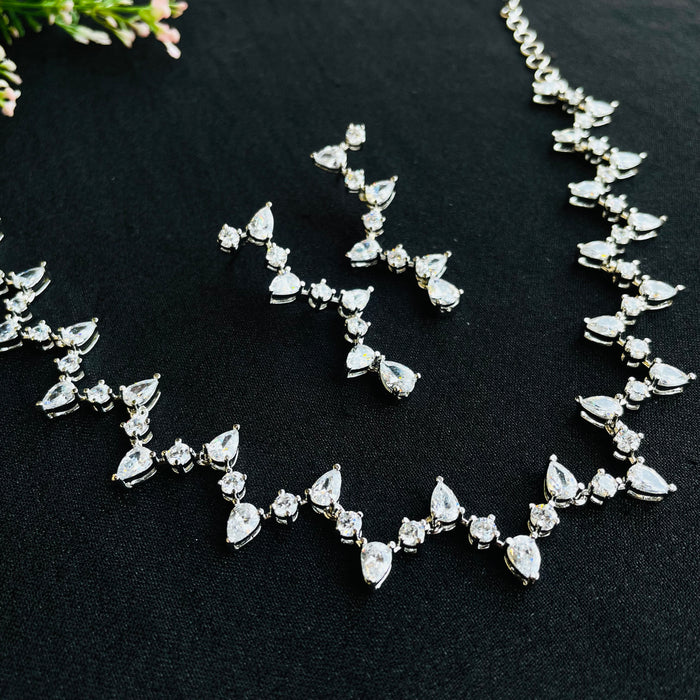 Ad Mariah Neckpiece