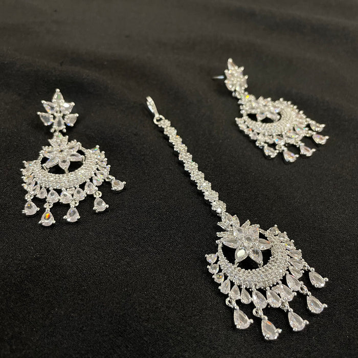 Ad Navya earrings with tikka set