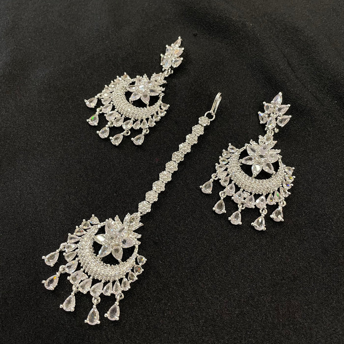 Ad Navya earrings with tikka set