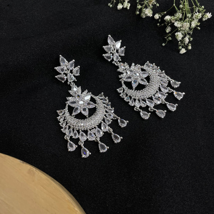 Ad Navya earrings with tikka set
