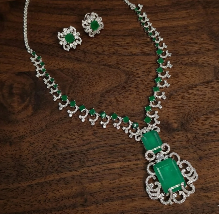 Ad neeta Ambani neckpiece