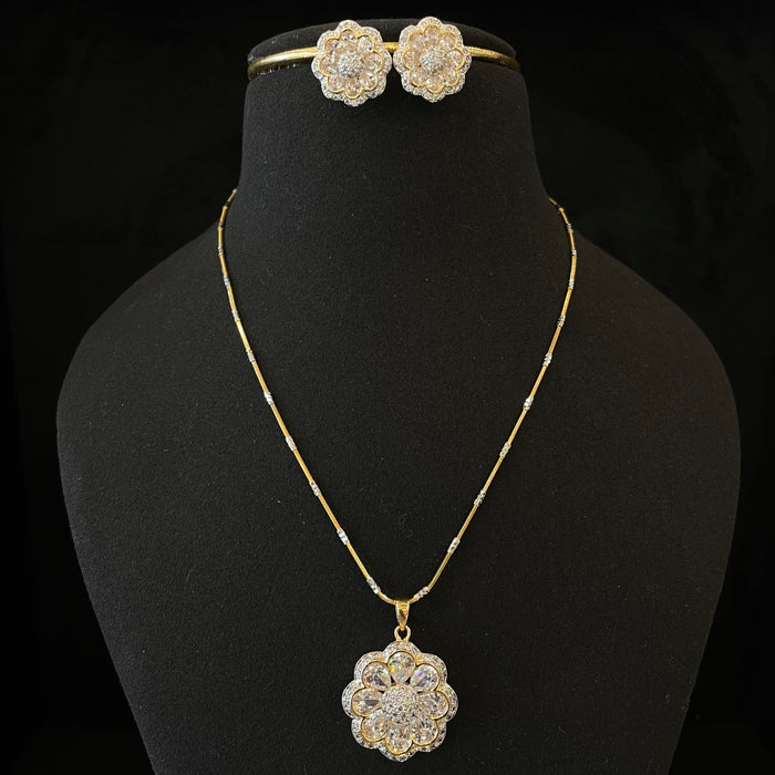 AD Reyna Pendant Set