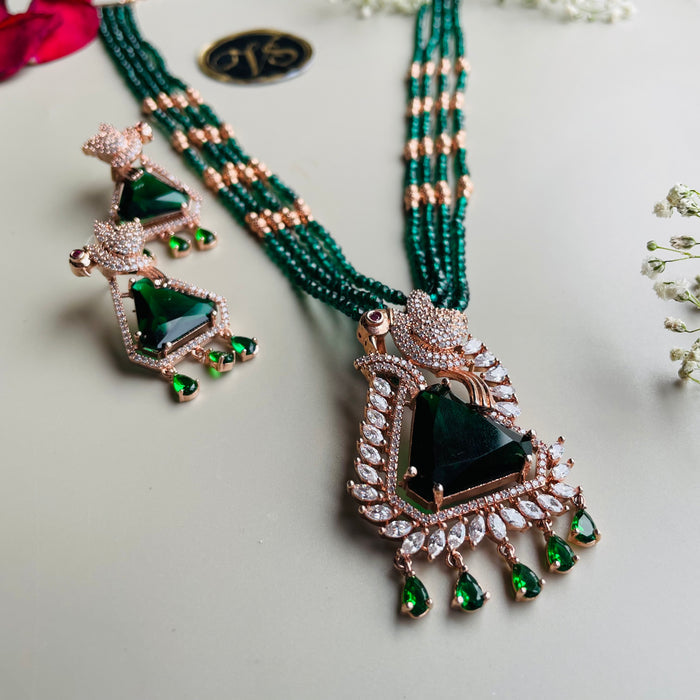 Ad Saanvi neckpiece