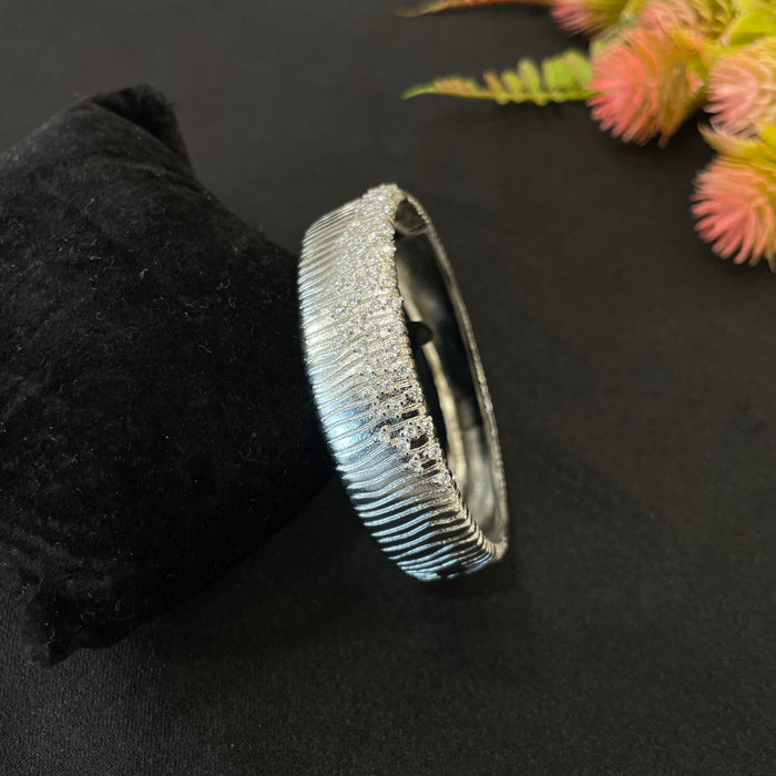 AD Samaira Openable Bracelet