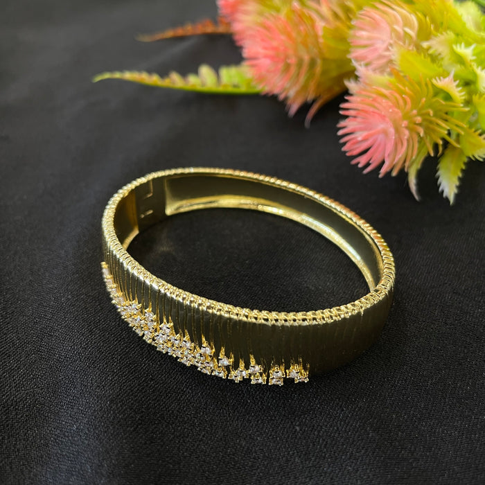 AD Samaira Openable Bracelet