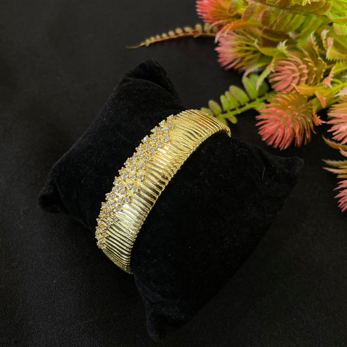 AD Samaira Openable Bracelet