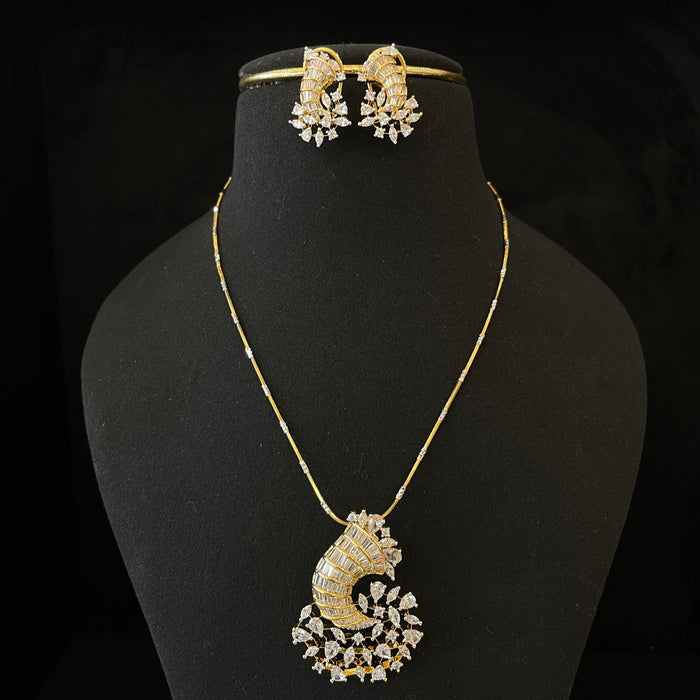 AD Shanaya Pendant Set