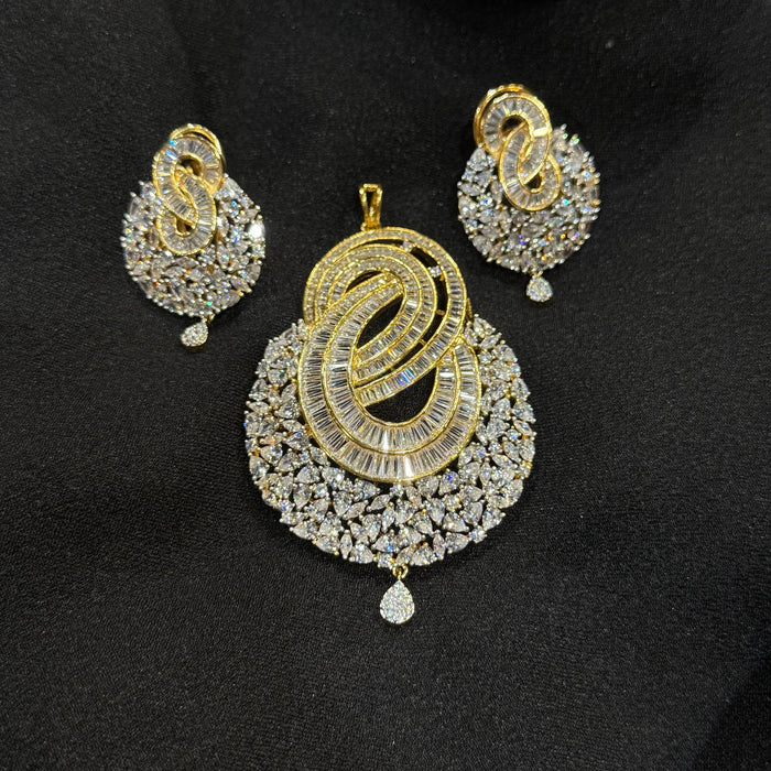 AD Shanayaa Pendant Set