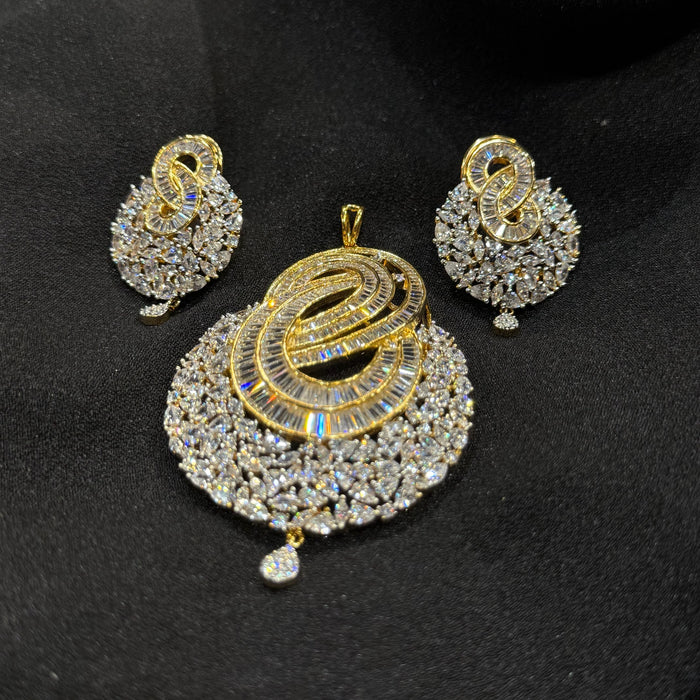 AD Shanayaa Pendant Set