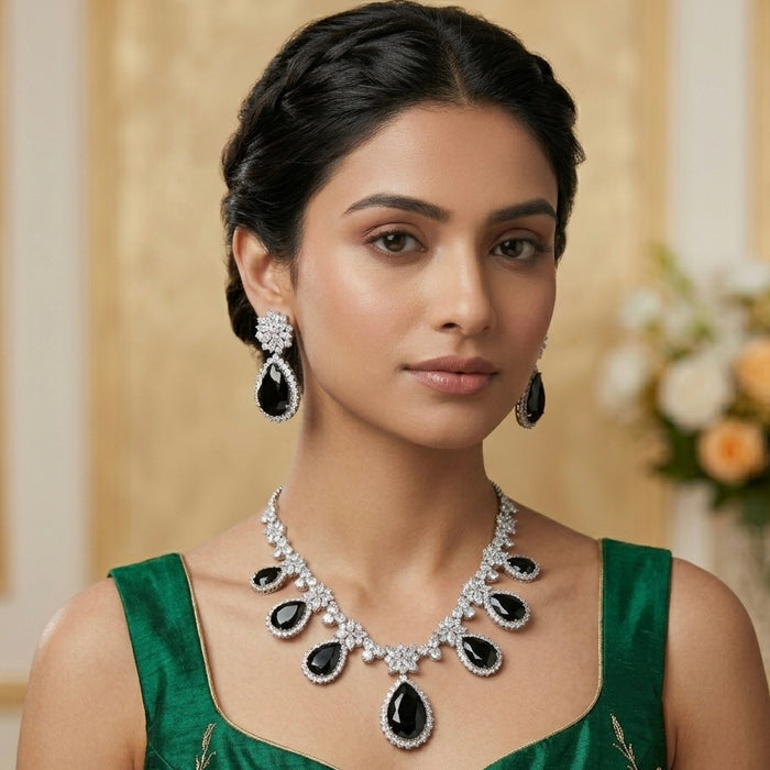 Ad Vihana neckpiece