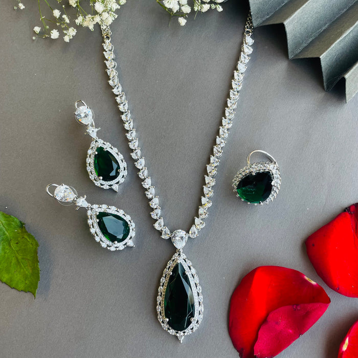 Ad zia Neckpiece with ring