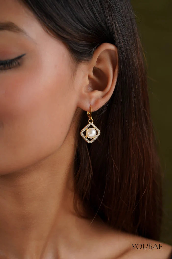 Arya Studded Pearl Earrings