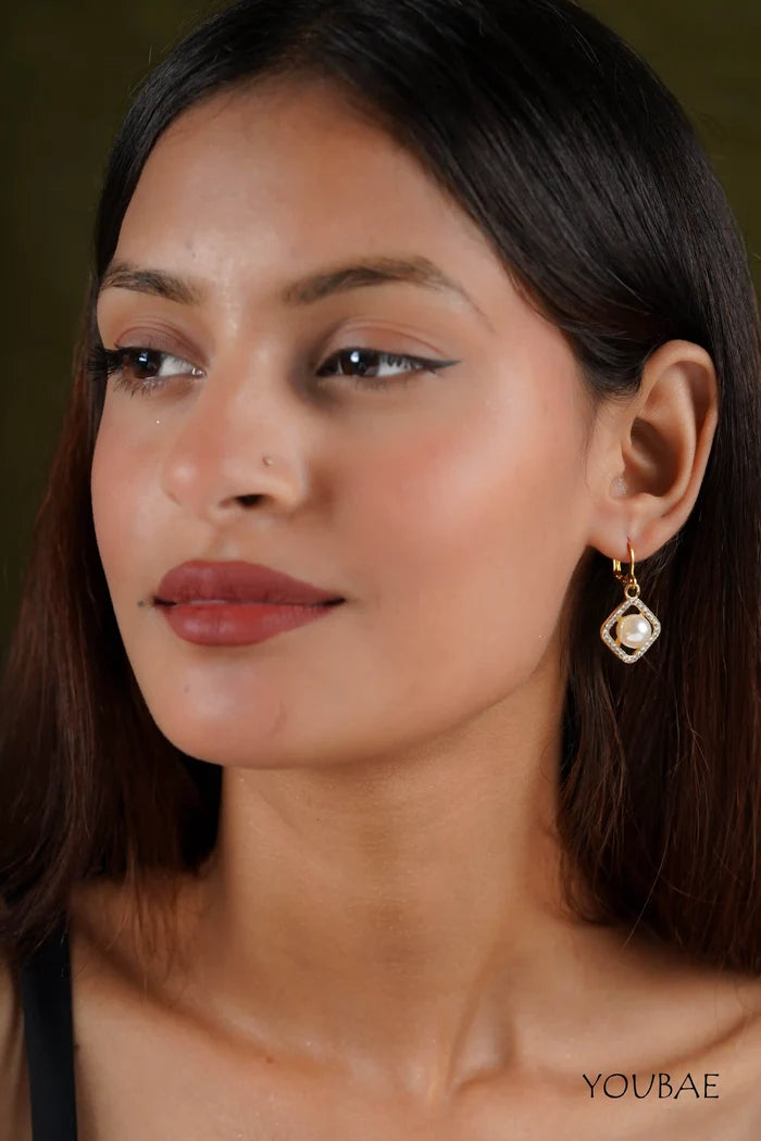 Arya Studded Pearl Earrings