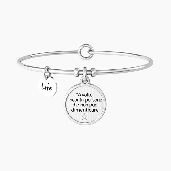 Bracciale rigido con ciondolo per amici