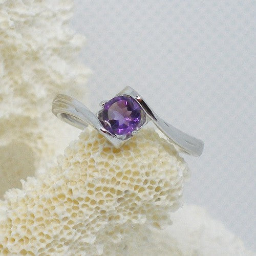 Dainty Amethyst Ring