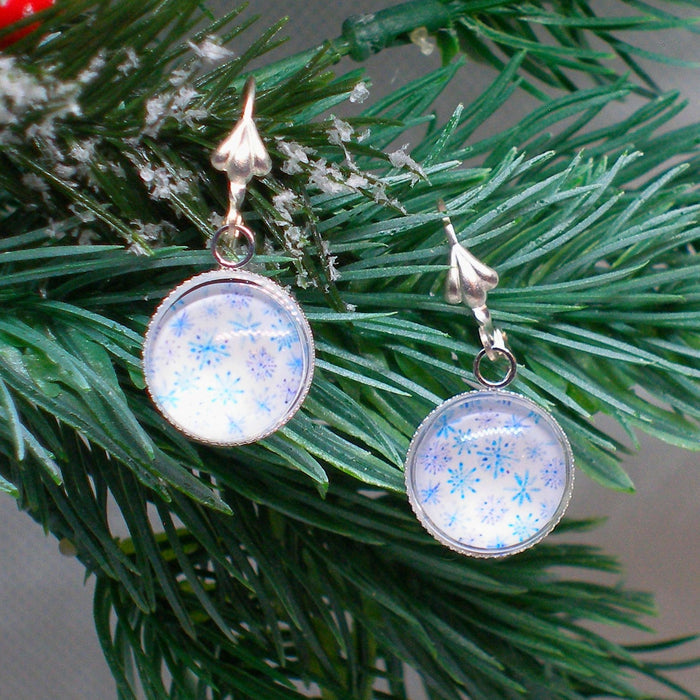 Dainty Snowflake Dangle Earrings