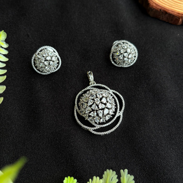 Elara Halo Pendant Set