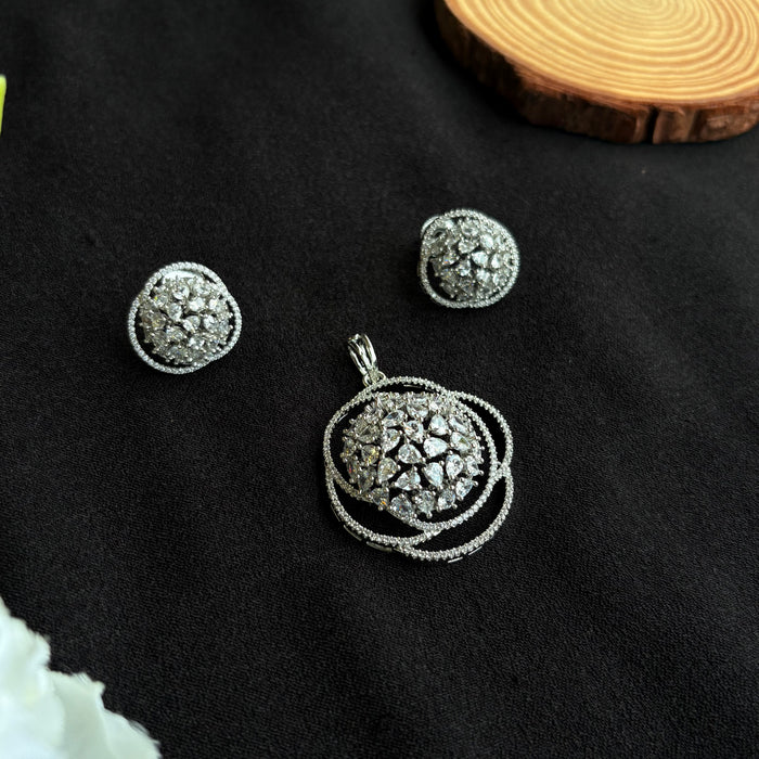 Elara Halo Pendant Set