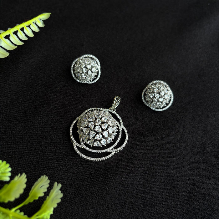 Elara Halo Pendant Set
