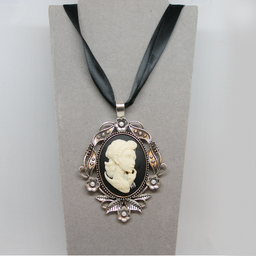 Gypsy Cameo Pendant