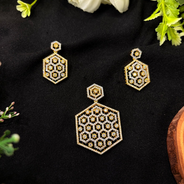 Kairavi Pendant Set