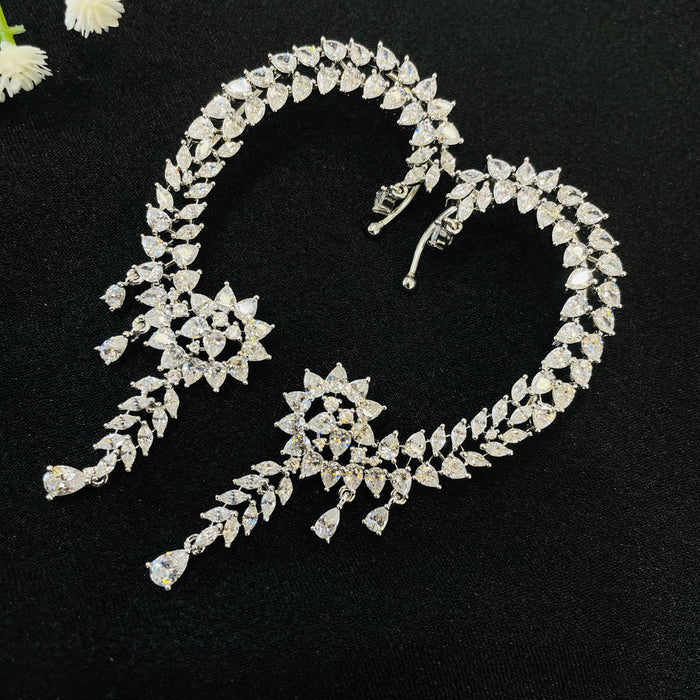 Meenakshi Earcuff