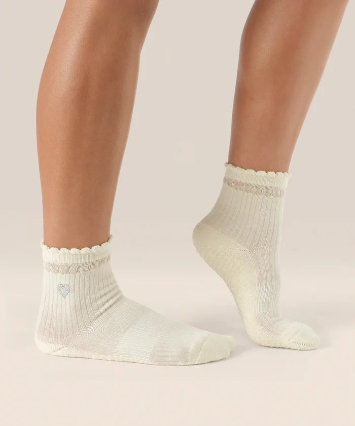 [MoveActive] Crew Non Slip Grip Socks - Heart Ruffle Oat