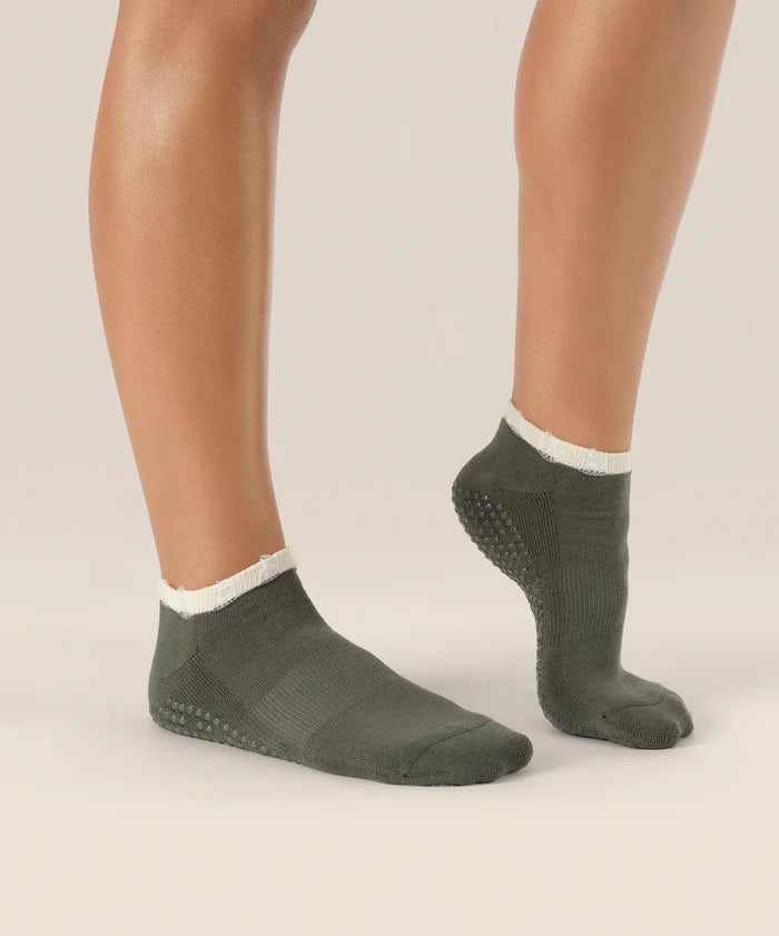 [MoveActive] Low Rise Ankle Grip Socks - Khaki
