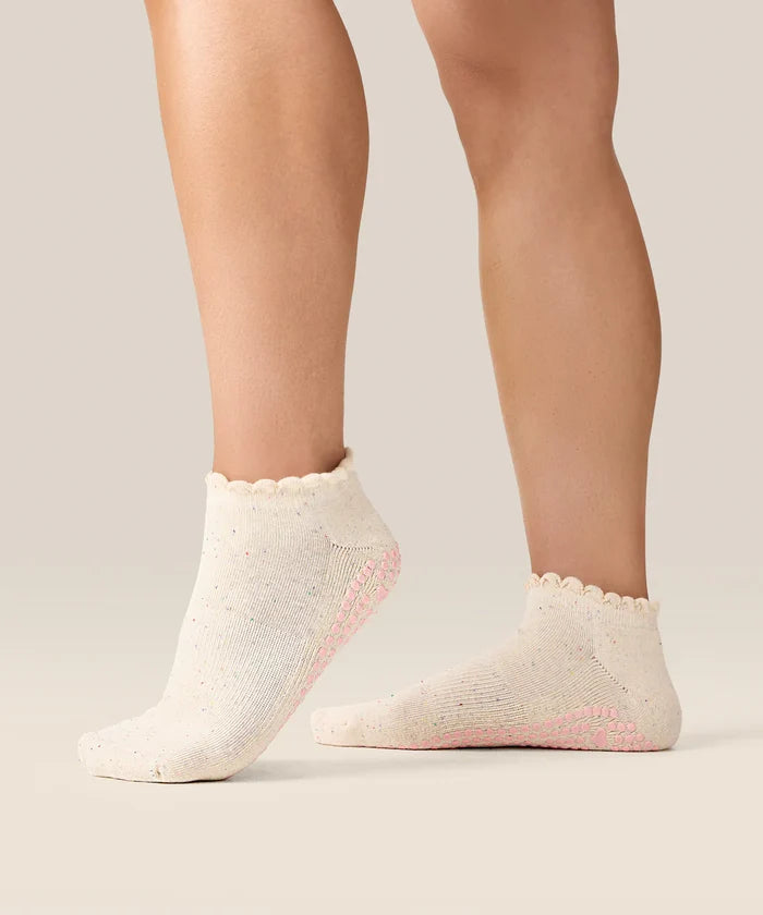 [MoveActive] Low Rise Ankle Grip Socks - Love Confetti