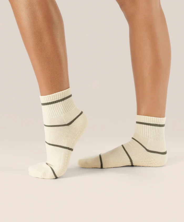 [MoveActive] Quarter Crew Non Slip Grip Socks - Baseline Oat